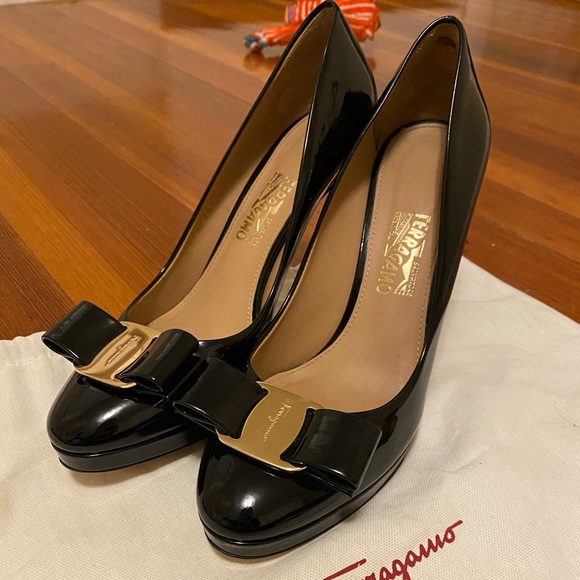 Salvatore Ferragamo Patent Leather Pumps - Picture 2 of 11